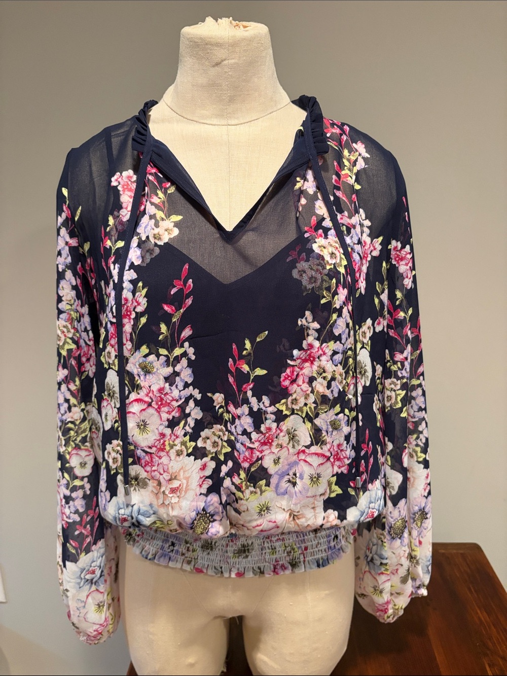 White House Black Market Floral Long Sleeve Top Size XS